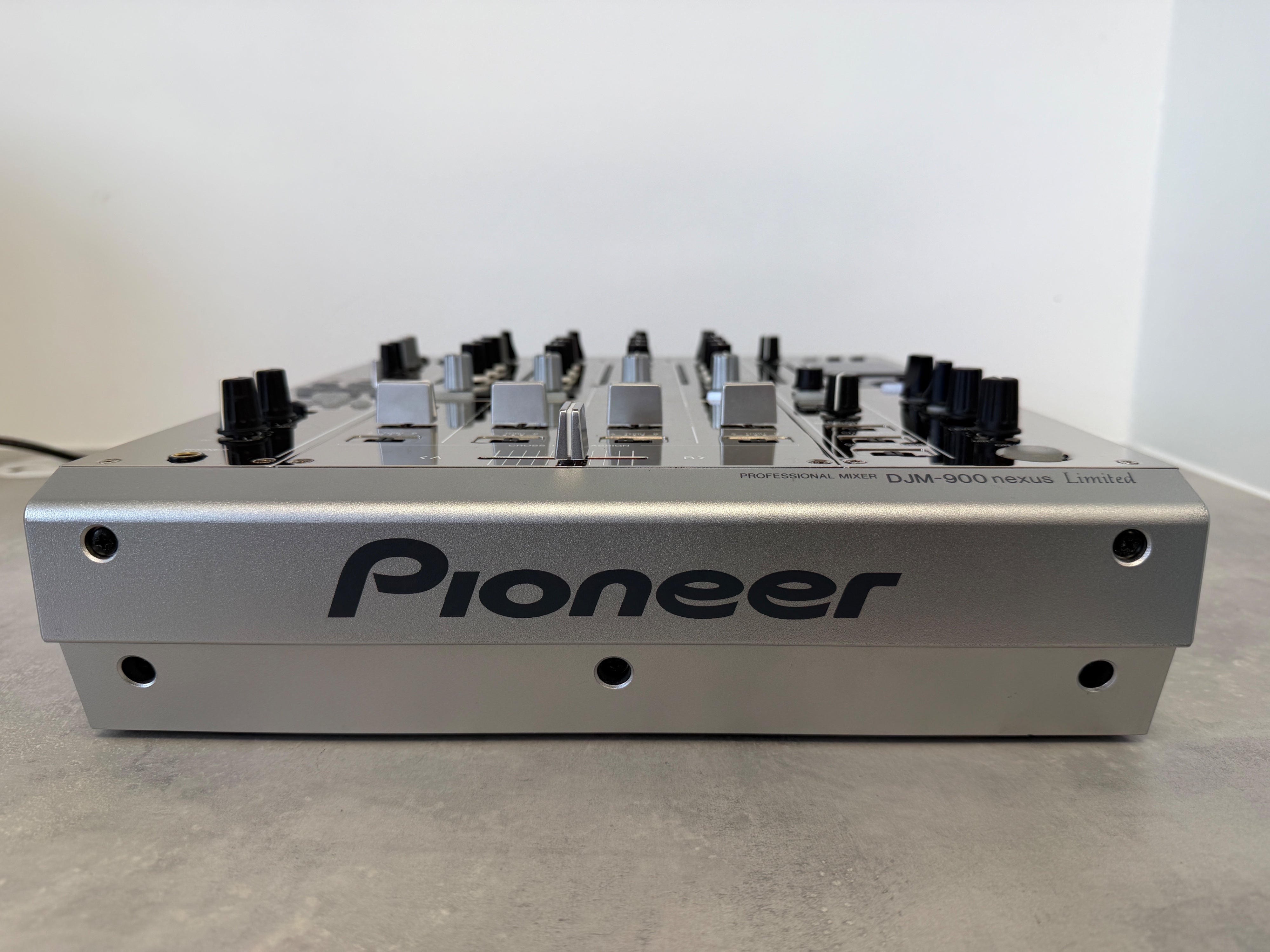 Pioneer DJM 900 Nexus Platinum Limited Edition - Pre Owned - Deck Converters