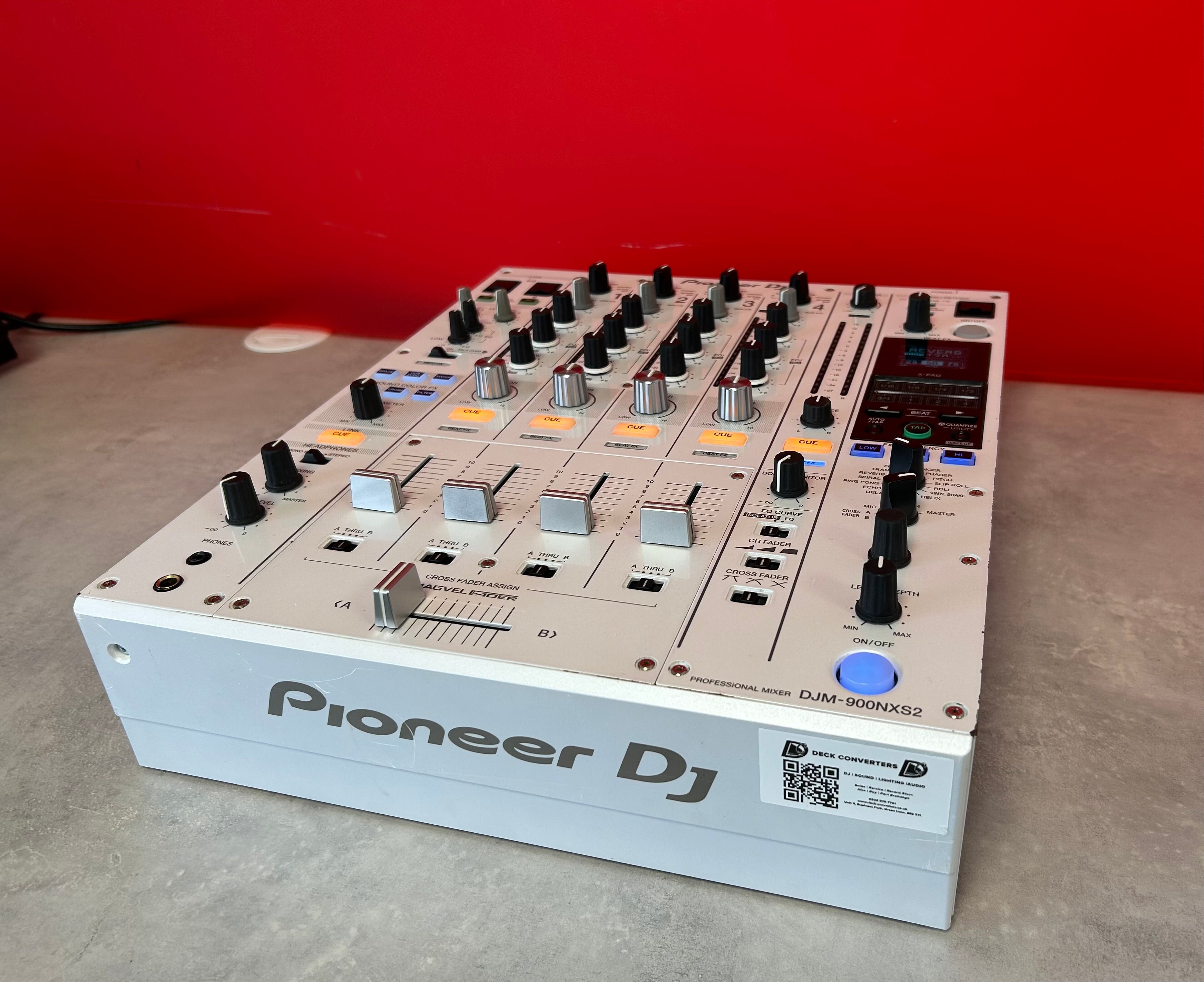 Pioneer DJM 900 NXS2 DJ Mixer Limited Edition White Pre Owned - Deck Converters