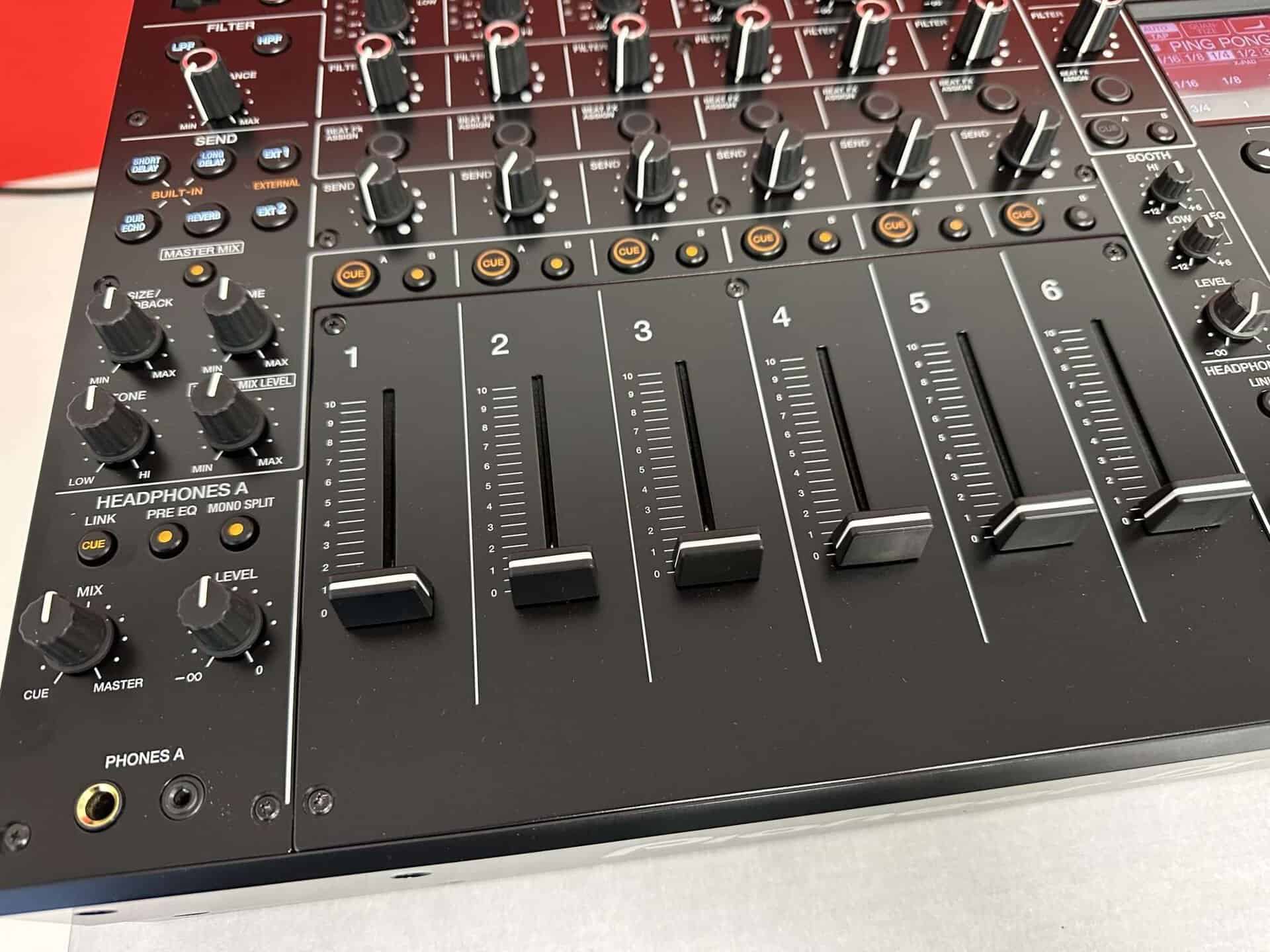 Pioneer DJM - V10 - LF 6Ch Pro DJ Mixer - Pre Owned - Deck Converters