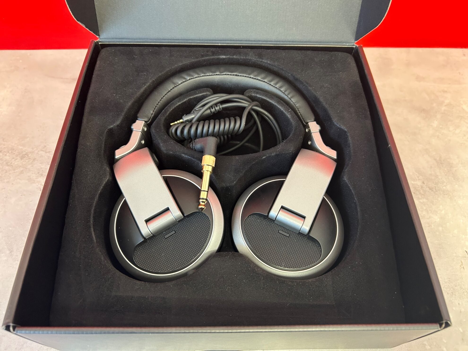 Pioneer HDJX5S Pro DJ 40mm Headphones with Swivel Ear Silver - Pre Owned - Deck Converters