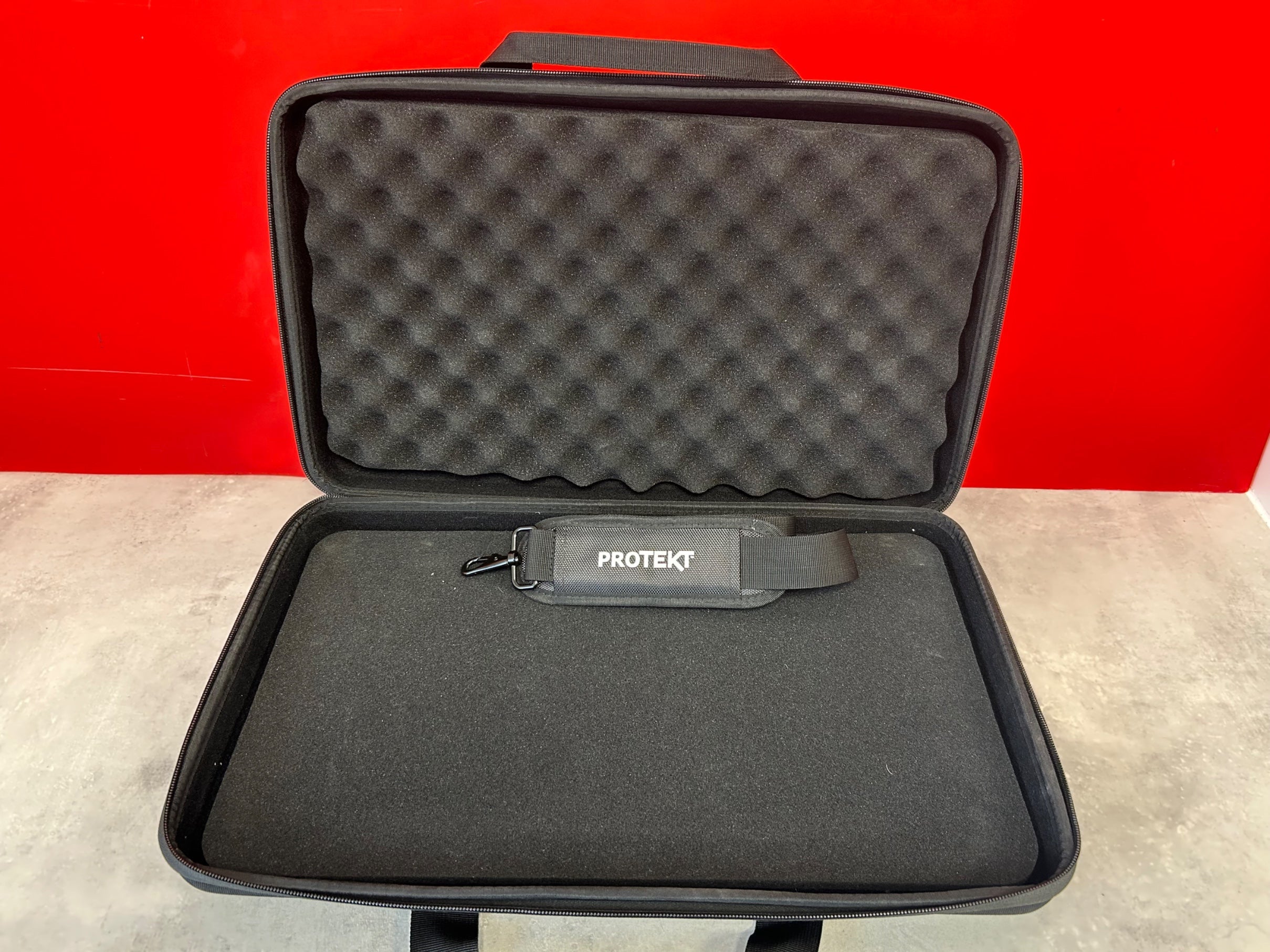 Protekt Plus Controller Bag for DDJ FLX4 & DDJ 400 - Pre Owned - Deck Converters