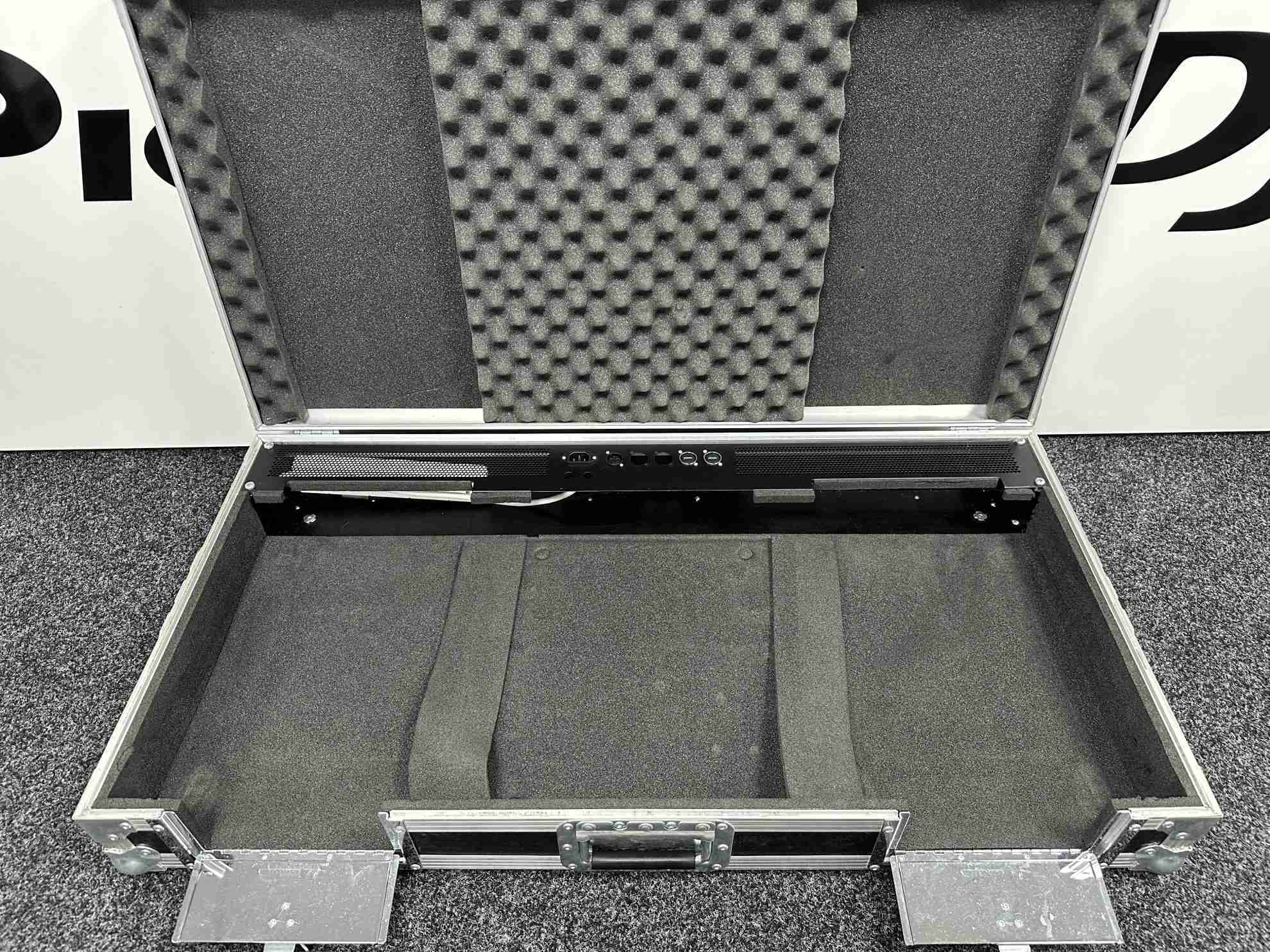 Swan Flight Case For 2x Pioneer CDJ 2000 NXS2 & Mixer DJM 900 NXS2 - Deck Converters