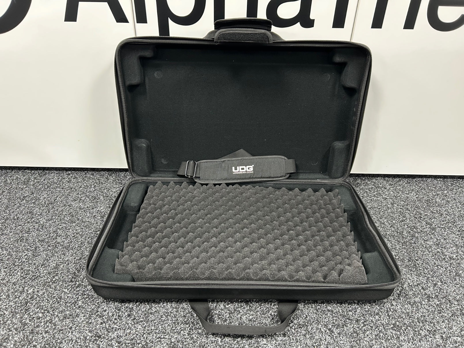 UDG Creator Case for Omnis Duo - Pre Owned - Deck Converters